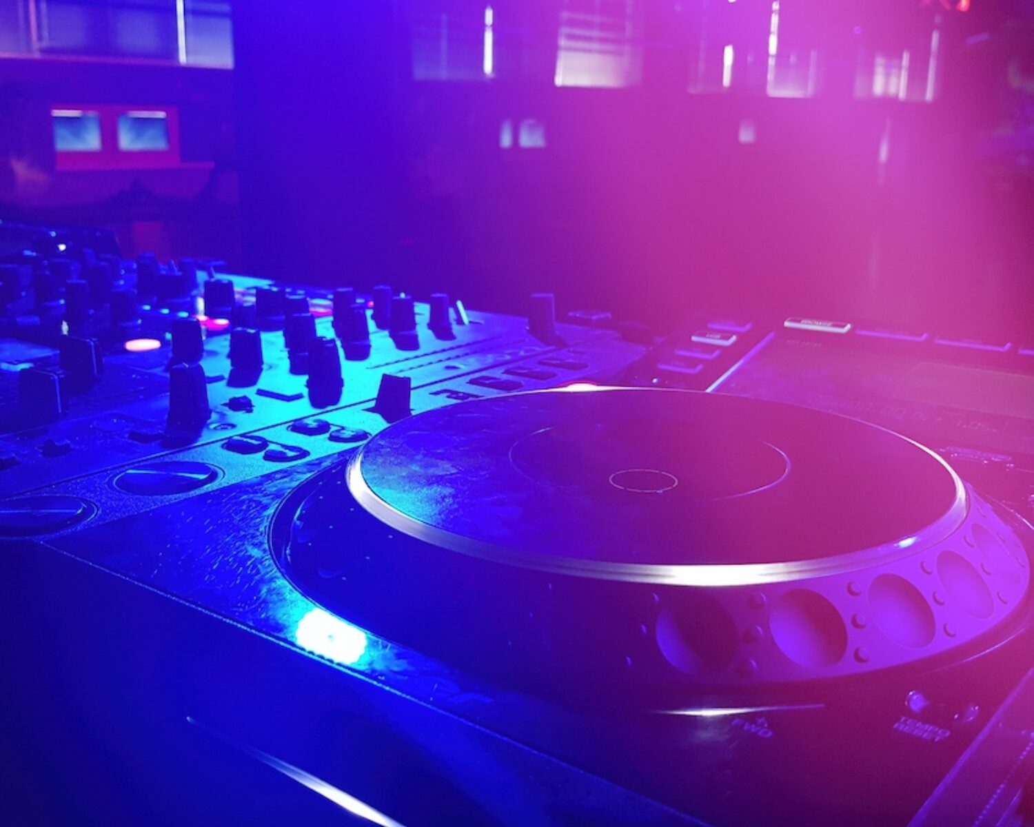 LMSH - Last Minute Sound Hire DJ Equipement - CDJs